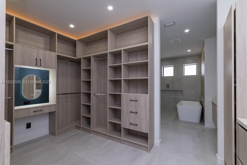 En Venta: $617,000 (4 camas, 3 baños, 0 Pies cuadrados)