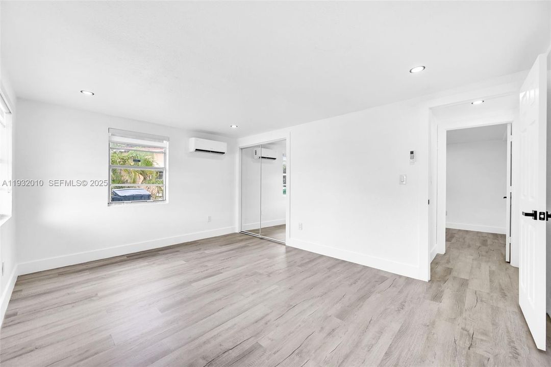 En Venta: $619,000 (4 camas, 2 baños, 744 Pies cuadrados)