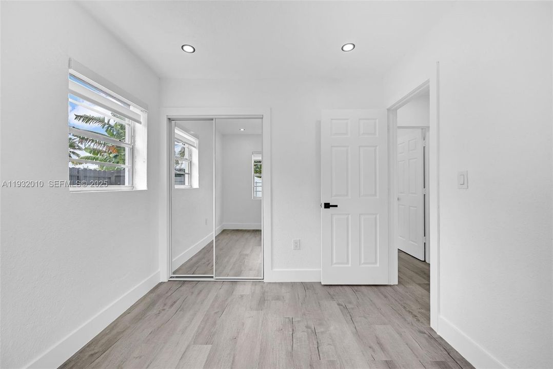 En Venta: $619,000 (4 camas, 2 baños, 744 Pies cuadrados)