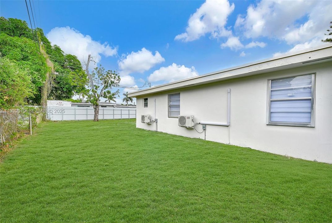 En Venta: $619,000 (4 camas, 2 baños, 744 Pies cuadrados)