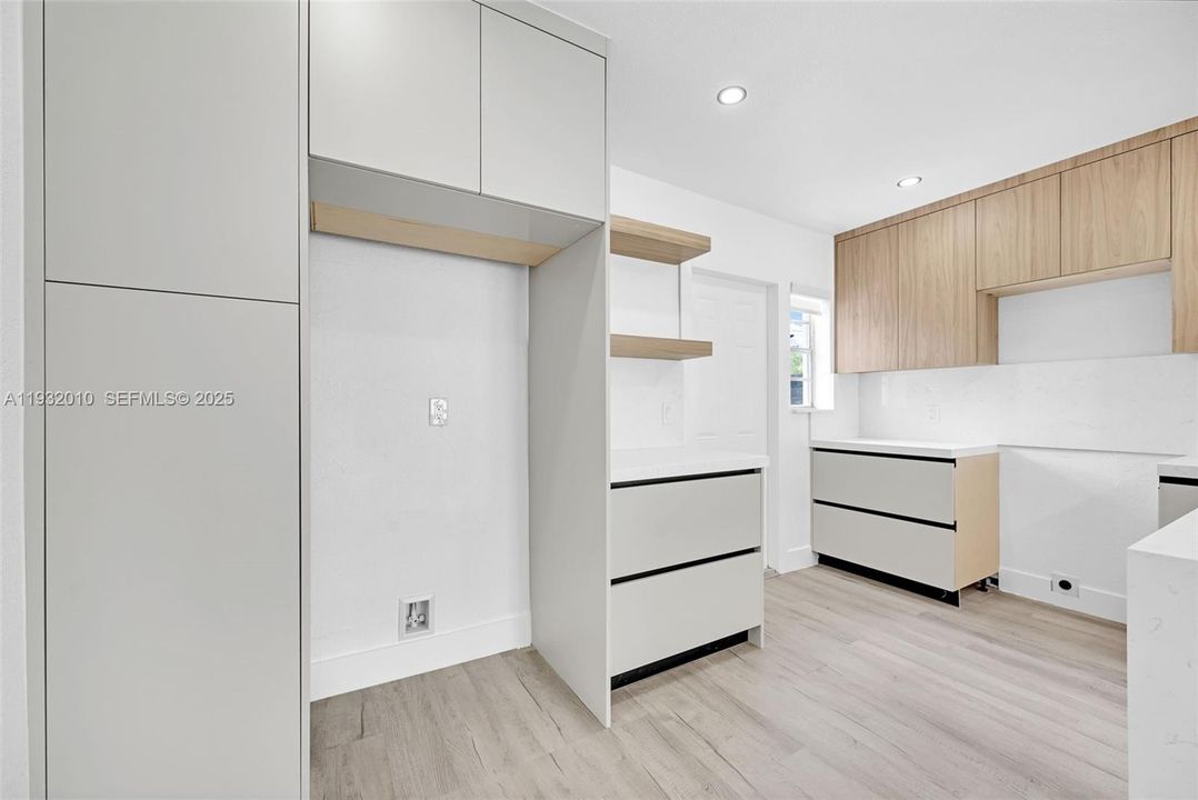 En Venta: $619,000 (4 camas, 2 baños, 744 Pies cuadrados)