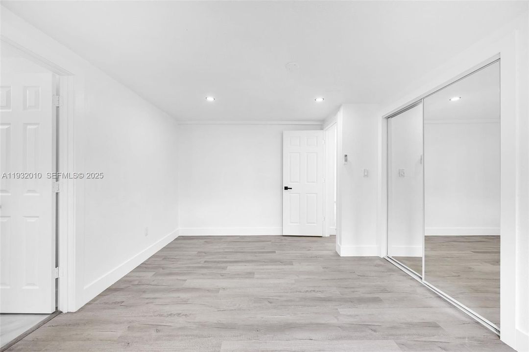 En Venta: $619,000 (4 camas, 2 baños, 744 Pies cuadrados)