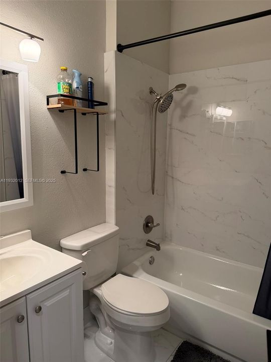 En Renta: $2,350 (2 camas, 2 baños, 912 Pies cuadrados)