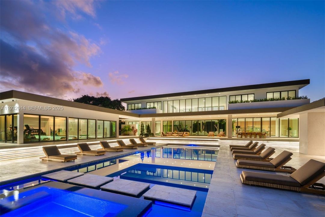 For Sale: $14,900,000 (9 beds, 8 baths, 9660 Square Feet)