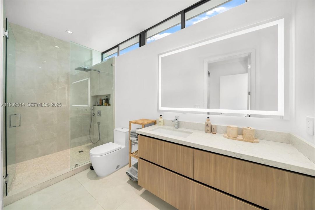 For Sale: $14,900,000 (9 beds, 8 baths, 9660 Square Feet)