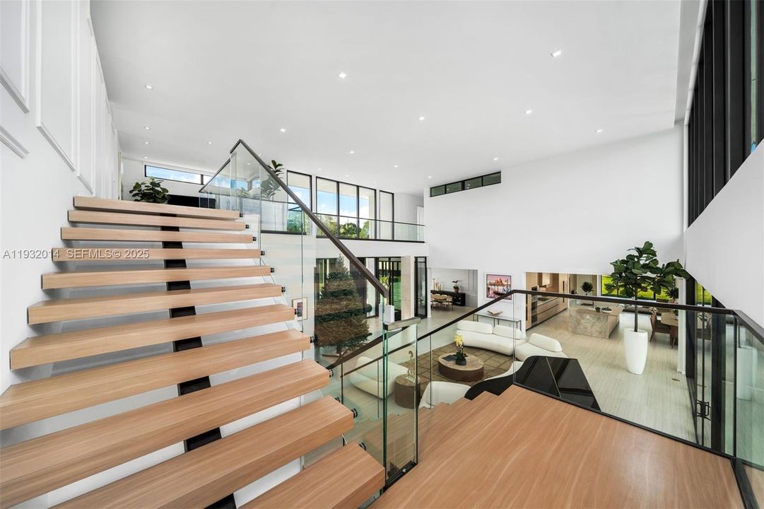 For Sale: $14,900,000 (9 beds, 8 baths, 9660 Square Feet)