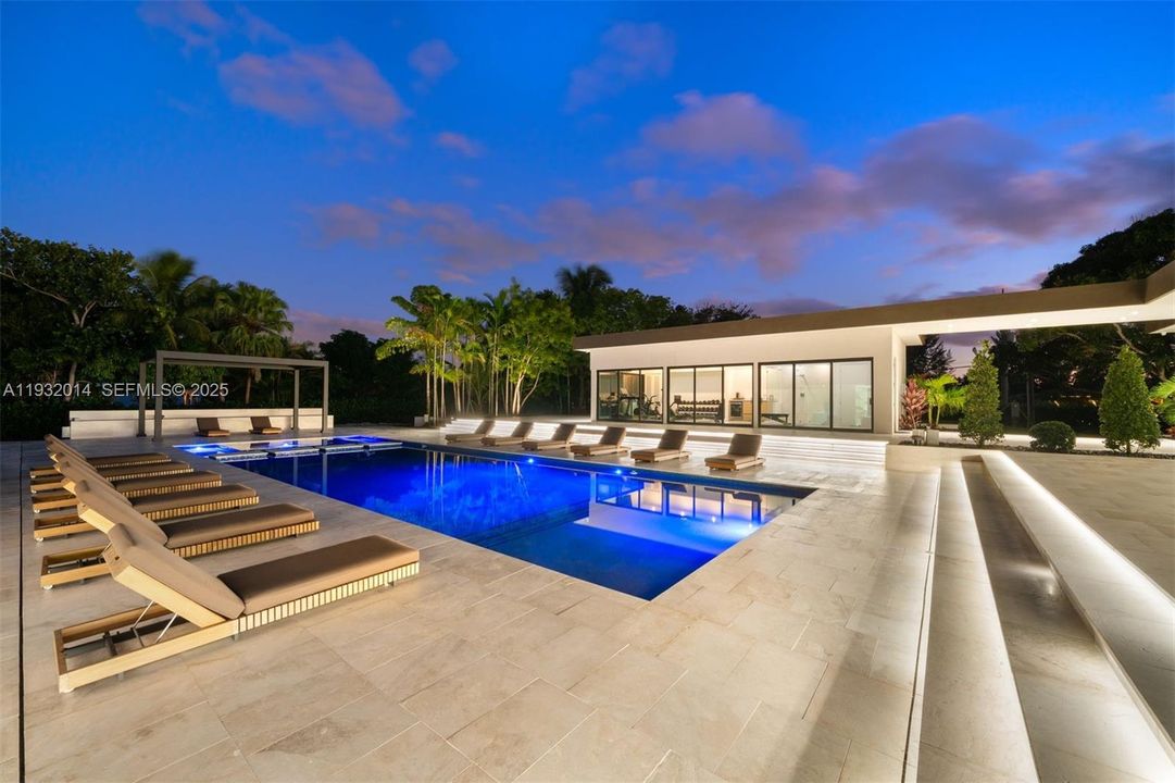 For Sale: $14,900,000 (9 beds, 8 baths, 9660 Square Feet)