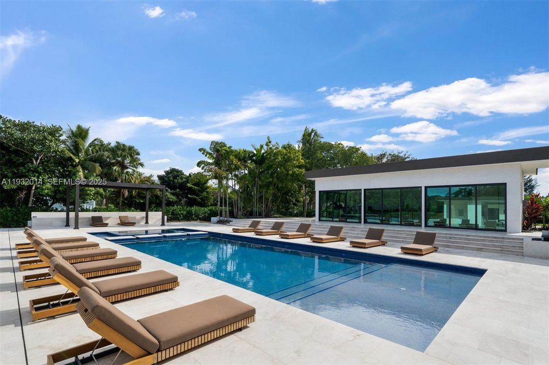 For Sale: $14,900,000 (9 beds, 8 baths, 9660 Square Feet)