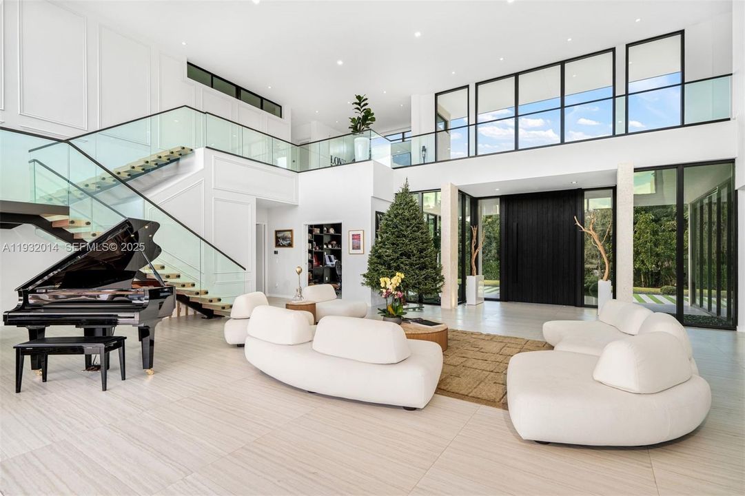 For Sale: $14,900,000 (9 beds, 8 baths, 9660 Square Feet)