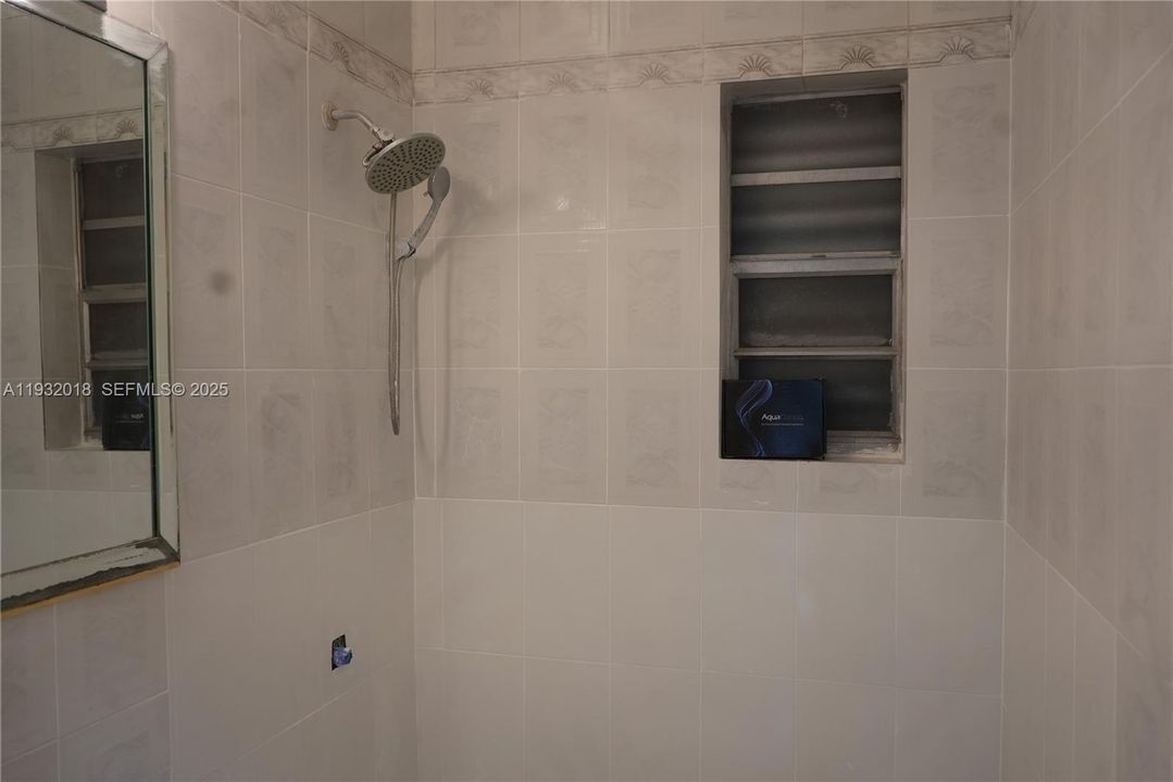 En Renta: $4,500 (5 camas, 2 baños, 3437 Pies cuadrados)