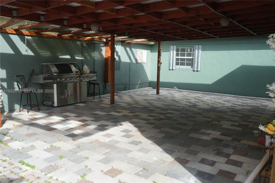 En Renta: $4,500 (5 camas, 2 baños, 3437 Pies cuadrados)