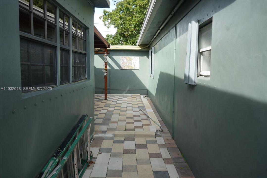 En Renta: $4,500 (5 camas, 2 baños, 3437 Pies cuadrados)