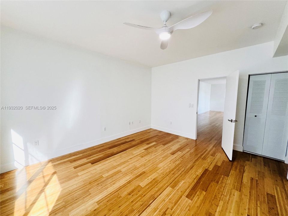 For Rent: $2,500 (1 beds, 1 baths, 900 Square Feet)