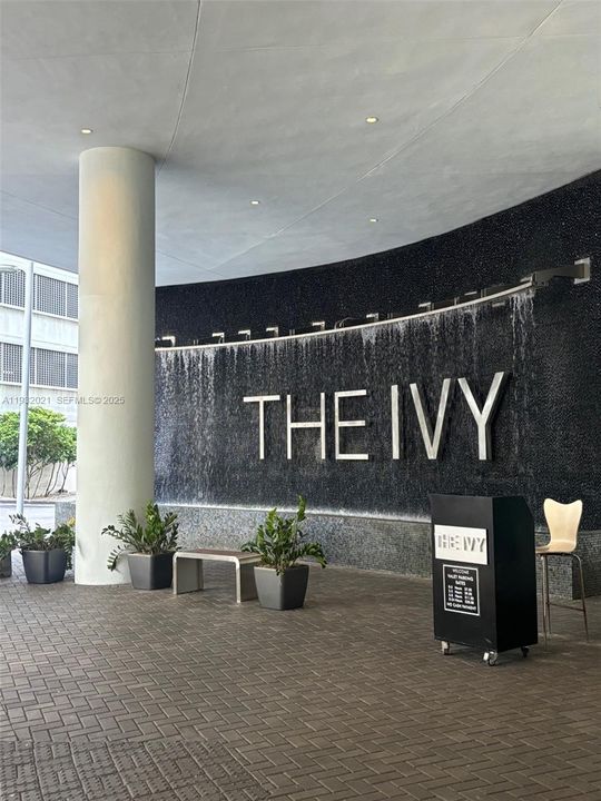 For Rent: $2,900 (1 beds, 1 baths, 722 Square Feet)