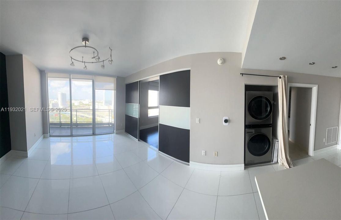 For Rent: $2,900 (1 beds, 1 baths, 722 Square Feet)