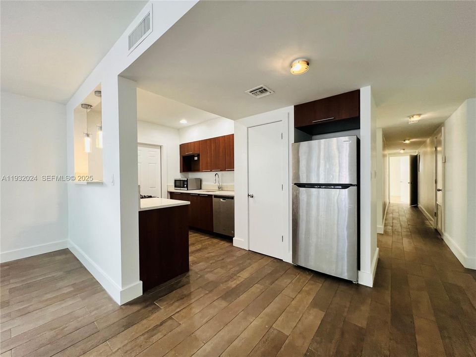 В аренду: $2,800 (2 спален, 2 ванн, 1400 Квадратных фут)