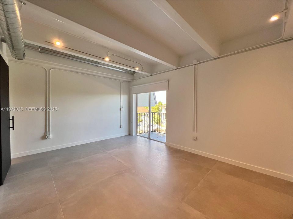 For Rent: $4,750 (2 beds, 2 baths, 1060 Square Feet)