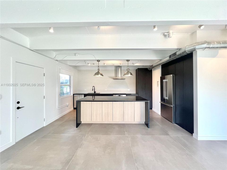 For Rent: $4,750 (2 beds, 2 baths, 1060 Square Feet)