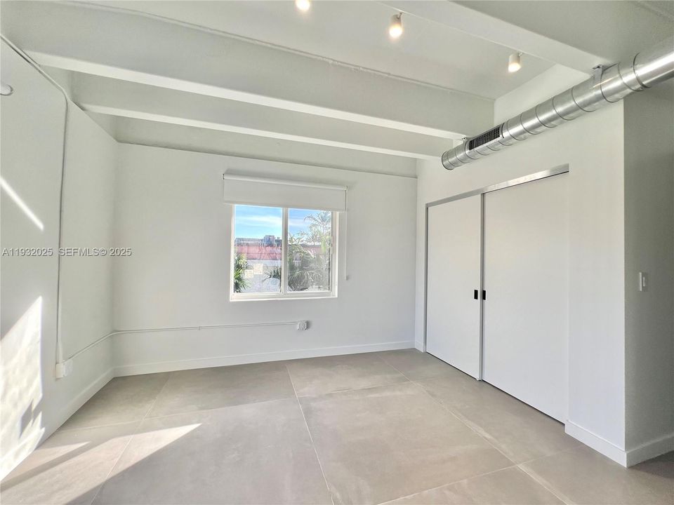 For Rent: $4,750 (2 beds, 2 baths, 1060 Square Feet)