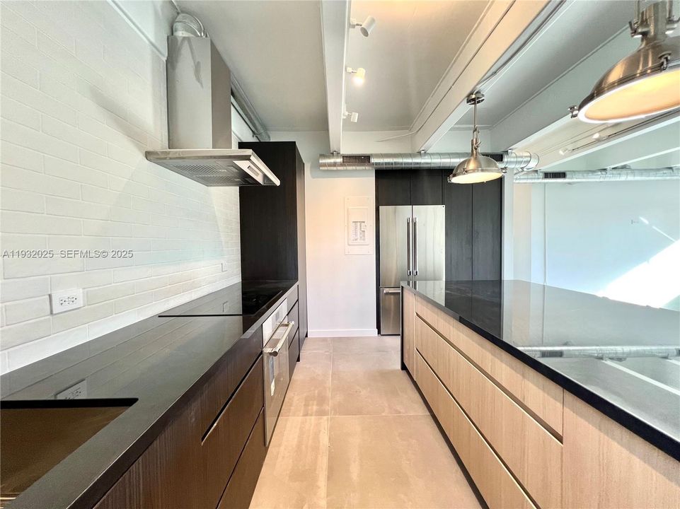 For Rent: $4,750 (2 beds, 2 baths, 1060 Square Feet)