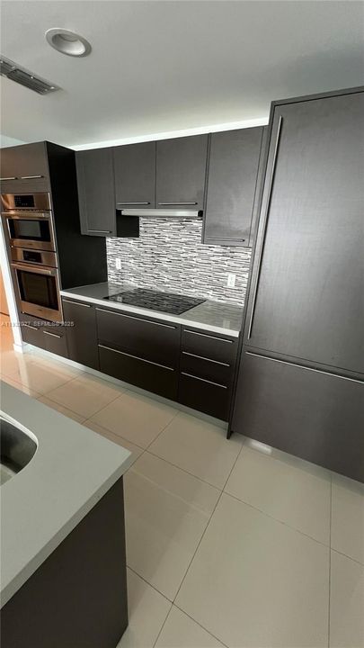 На продажу: $275,000 (1 спален, 1 ванн, 726 Квадратных фут)