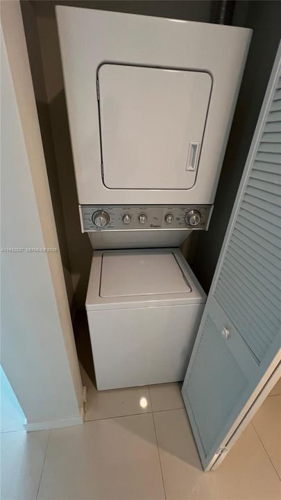 На продажу: $275,000 (1 спален, 1 ванн, 726 Квадратных фут)