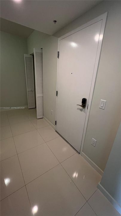 На продажу: $275,000 (1 спален, 1 ванн, 726 Квадратных фут)