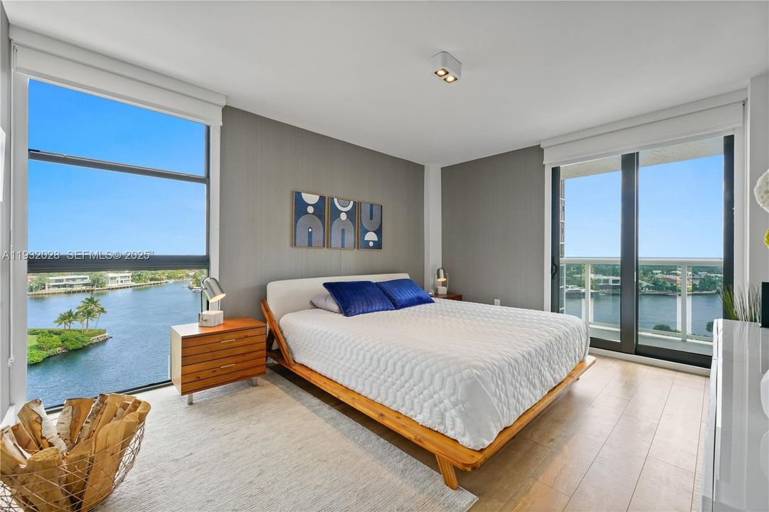 For Sale: $485,000 (2 beds, 2 baths, 1011 Square Feet)