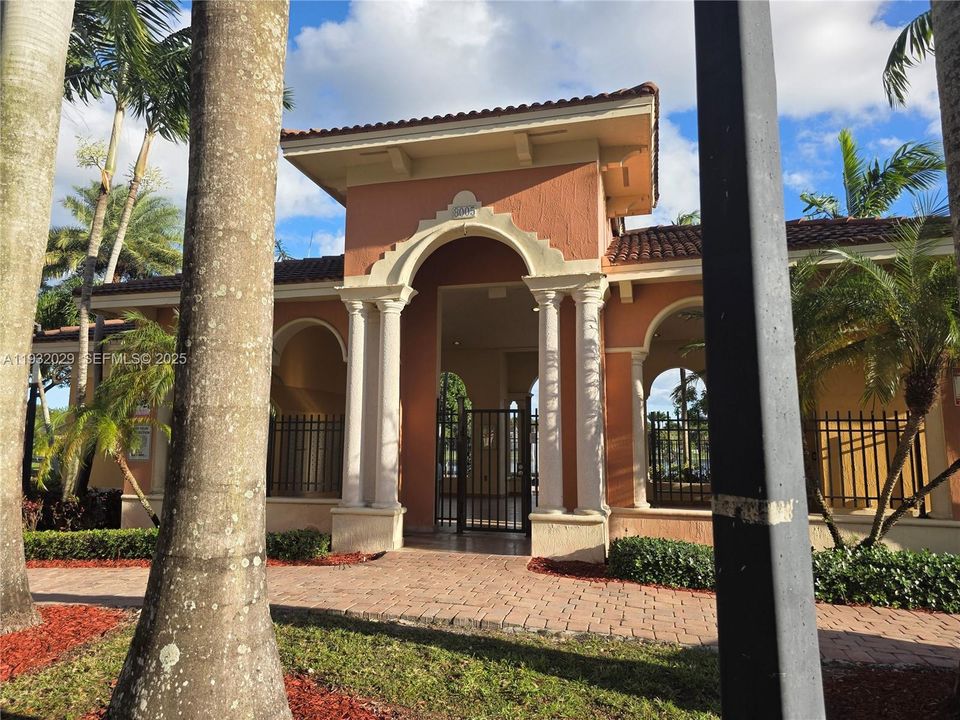 For Rent: $3,350 (4 beds, 2 baths, 1826 Square Feet)