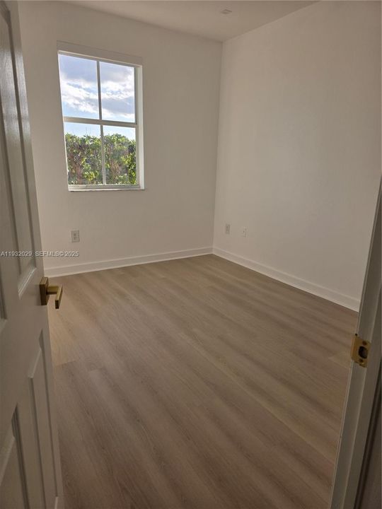 For Rent: $3,350 (4 beds, 2 baths, 1826 Square Feet)