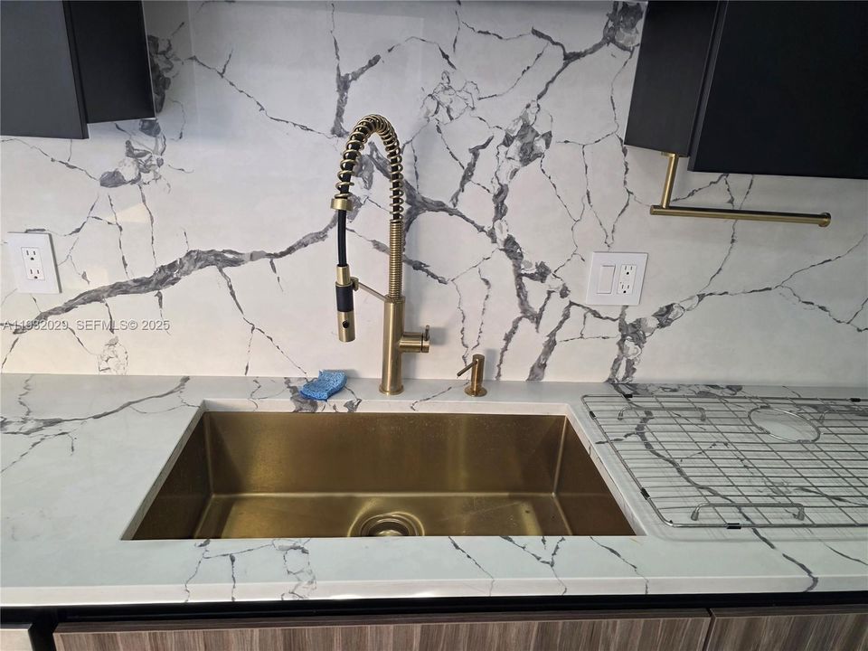 For Rent: $3,350 (4 beds, 2 baths, 1826 Square Feet)