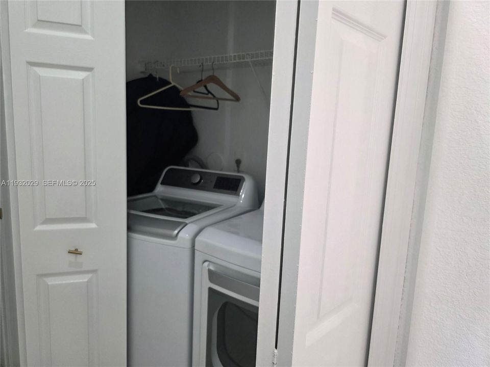 For Rent: $3,350 (4 beds, 2 baths, 1826 Square Feet)