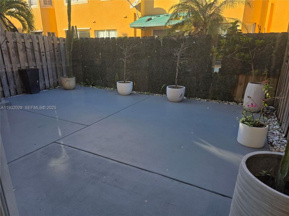 For Rent: $3,350 (4 beds, 2 baths, 1826 Square Feet)