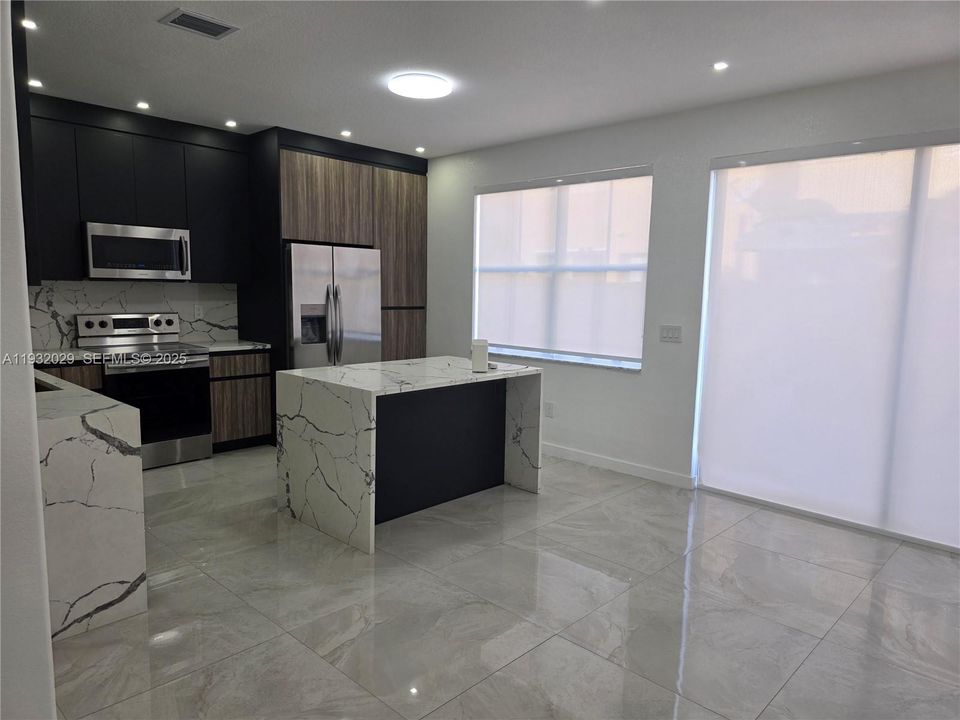 For Rent: $3,350 (4 beds, 2 baths, 1826 Square Feet)