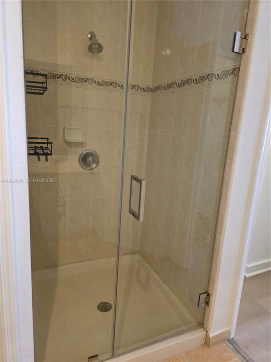 For Rent: $3,350 (4 beds, 2 baths, 1826 Square Feet)