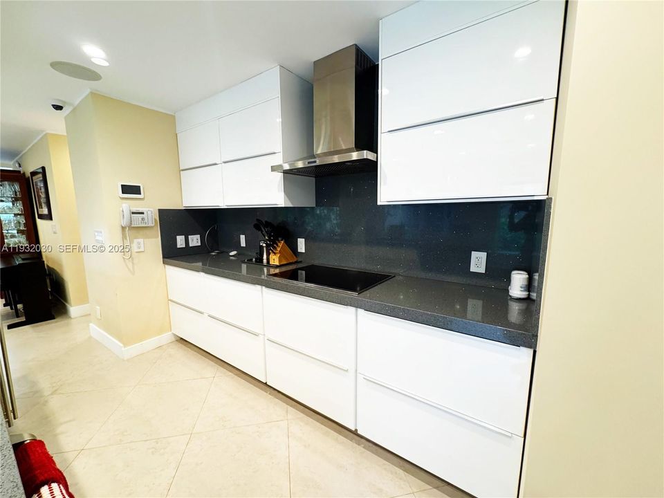 На продажу: $849,000 (3 спален, 4 ванн, 2546 Квадратных фут)