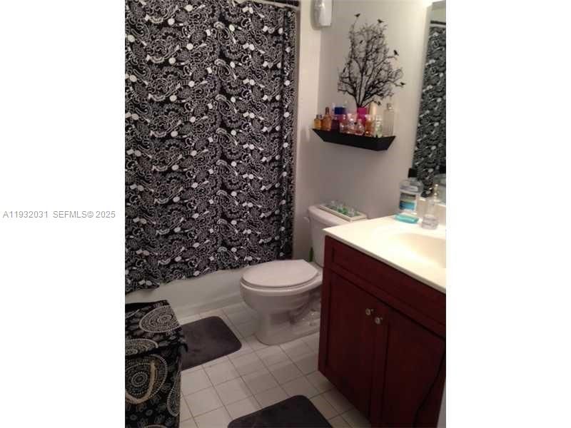 For Rent: $2,250 (1 beds, 1 baths, 620 Square Feet)