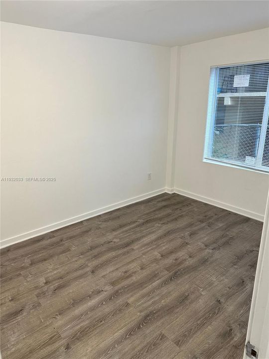 For Rent: $1,900 (2 beds, 1 baths, 685 Square Feet)