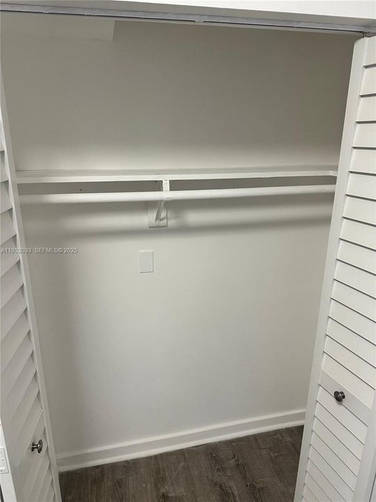 For Rent: $1,900 (2 beds, 1 baths, 685 Square Feet)