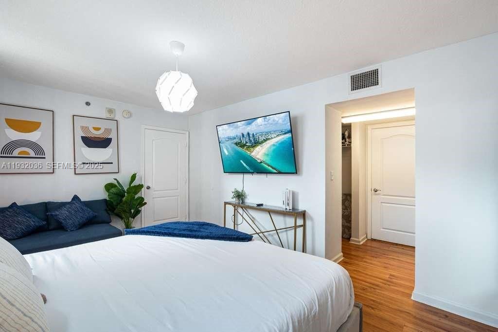 En Venta: $1,100,000 (3 camas, 2 baños, 1232 Pies cuadrados)