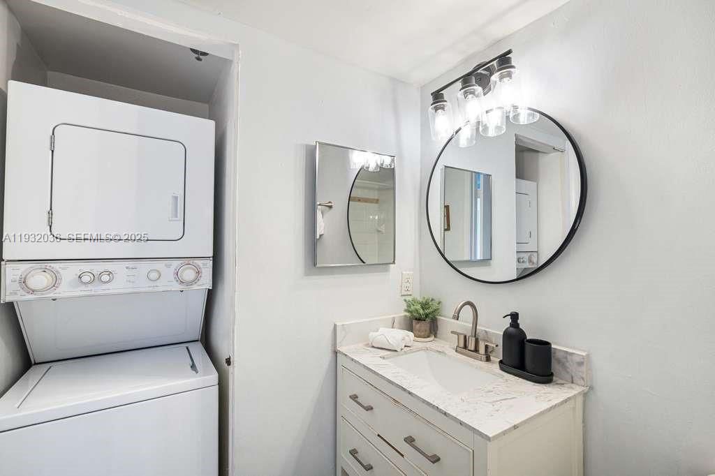 En Venta: $1,100,000 (3 camas, 2 baños, 1232 Pies cuadrados)