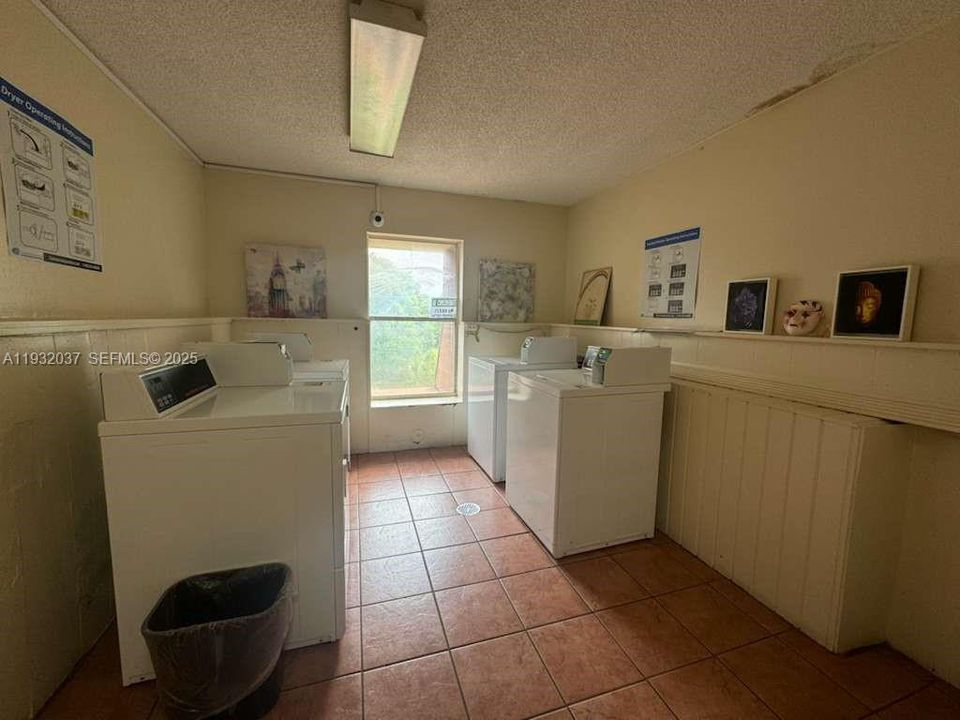 For Sale: $105,000 (1 beds, 1 baths, 800 Square Feet)