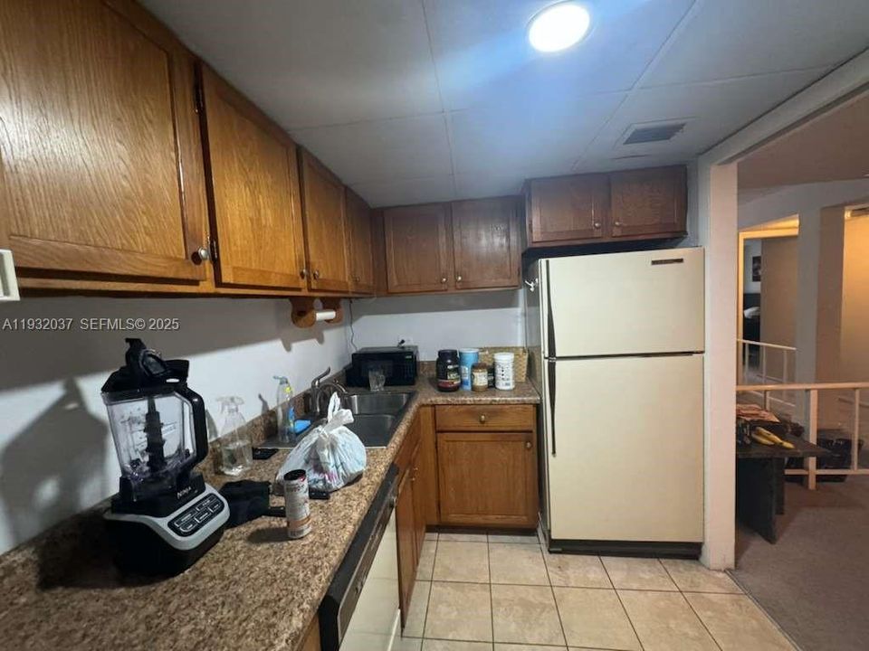 For Sale: $105,000 (1 beds, 1 baths, 800 Square Feet)