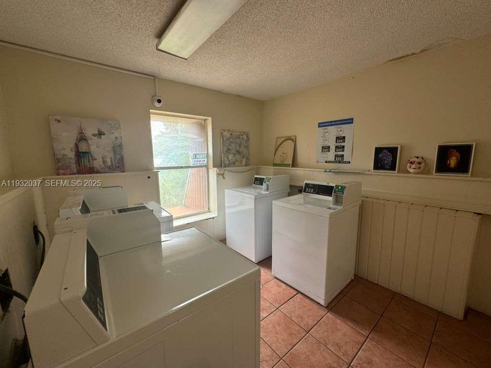 For Sale: $105,000 (1 beds, 1 baths, 800 Square Feet)