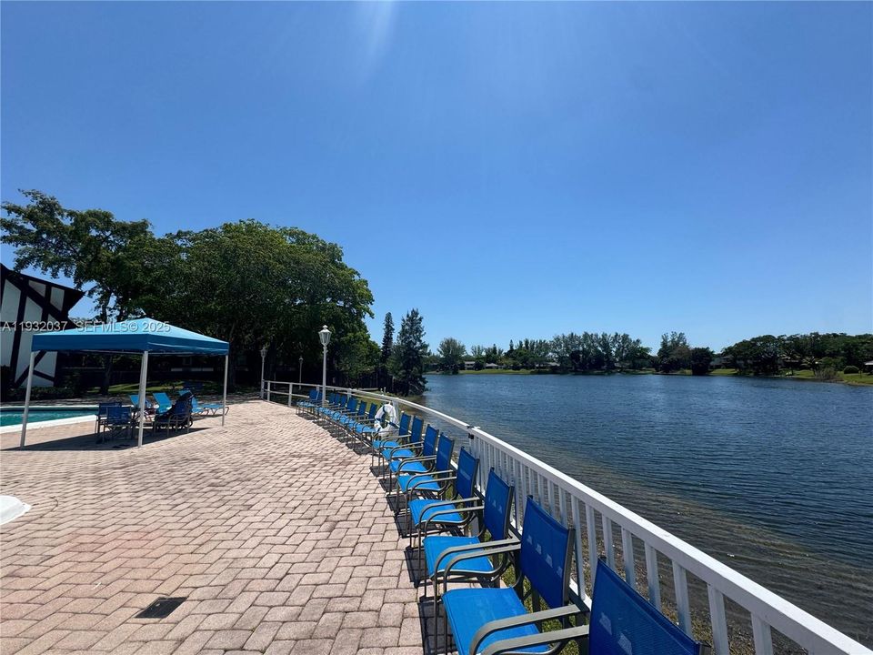 For Sale: $105,000 (1 beds, 1 baths, 800 Square Feet)