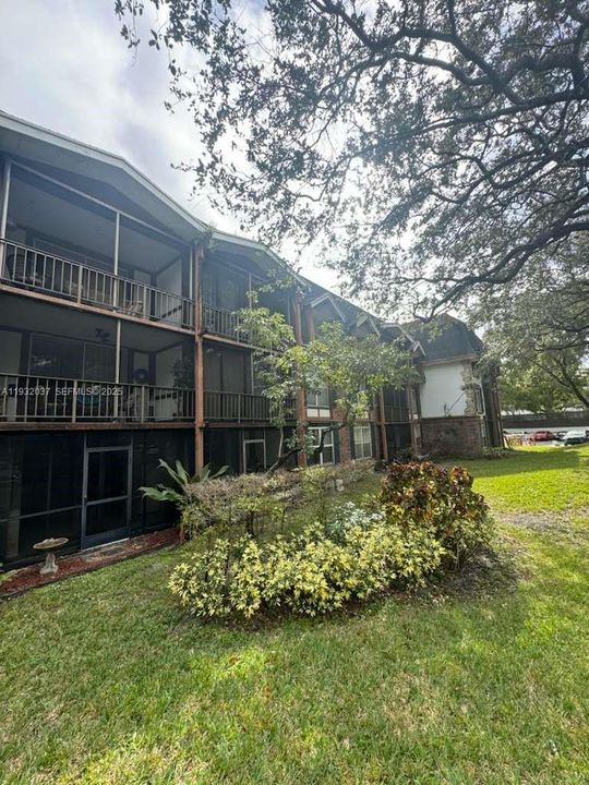 For Sale: $105,000 (1 beds, 1 baths, 800 Square Feet)