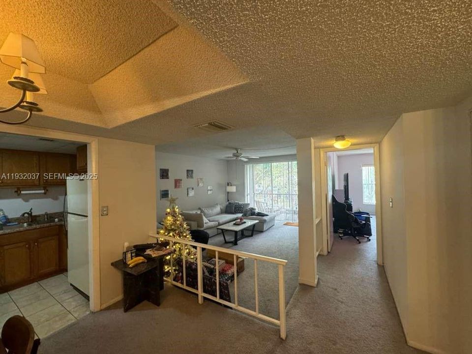 For Sale: $105,000 (1 beds, 1 baths, 800 Square Feet)