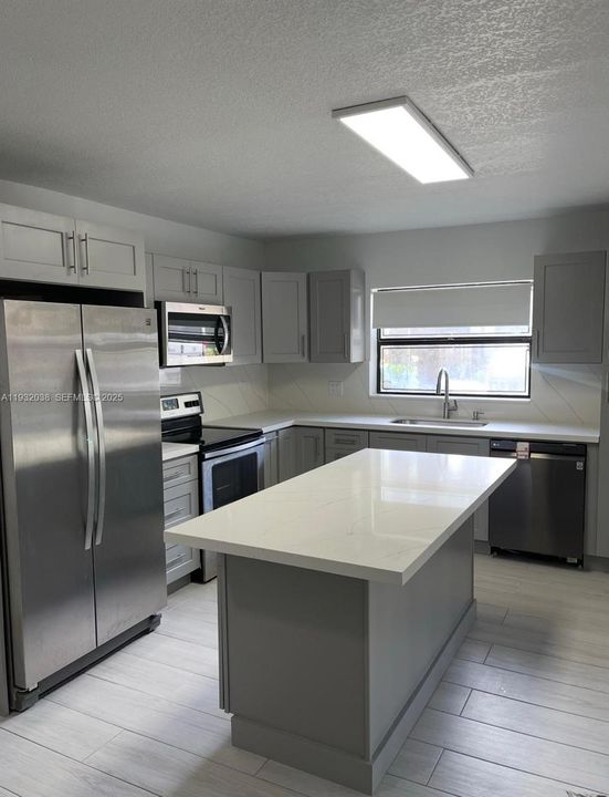 For Rent: $3,000 (3 beds, 2 baths, 1462 Square Feet)