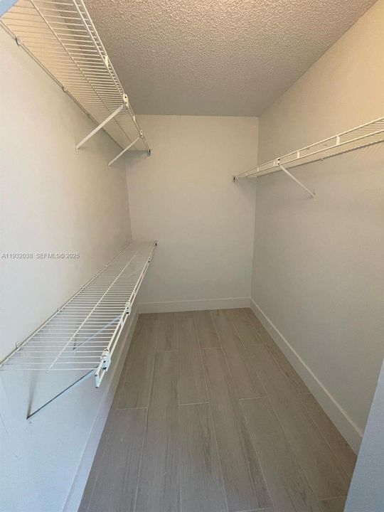 For Rent: $3,000 (3 beds, 2 baths, 1462 Square Feet)