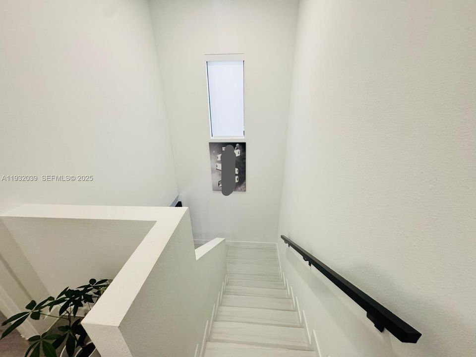 出租: $3,950 (5 贝兹, 3 浴室, 1810 平方英尺)